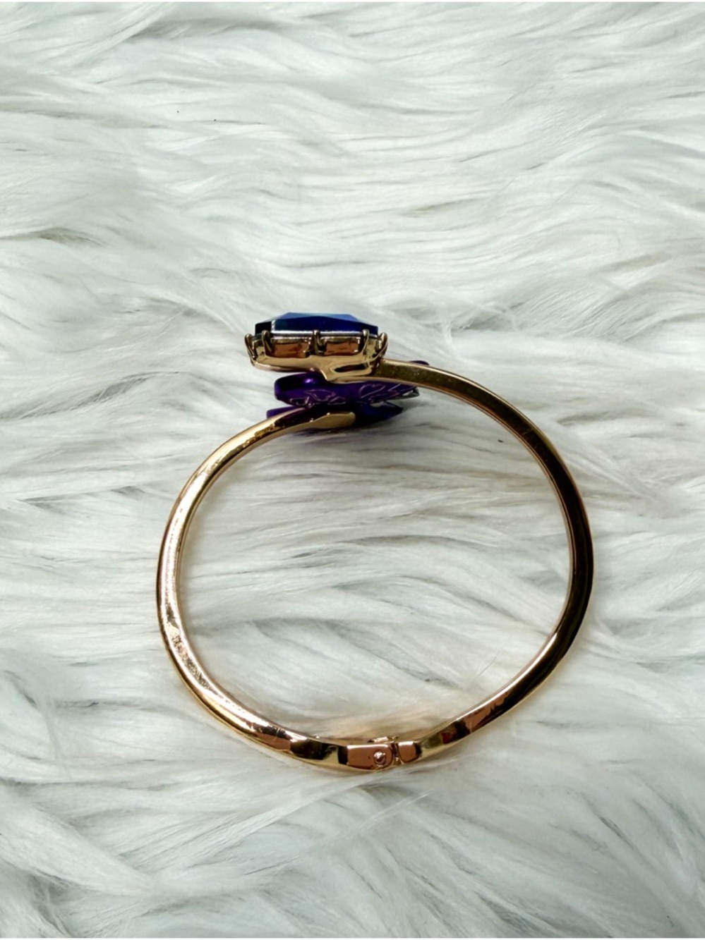 Betsey Johnson Butterfly Cuff Bracelet Rainbow Crystal Gold Tone Statement Y2K - Picture 4 of 4